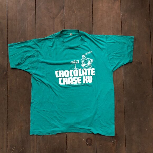 Retro Graphic Tee Size L || Hersheys Chocolate - Picture 2 of 8